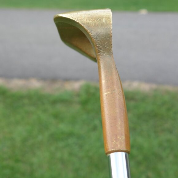 Vintage TNT 802 Right Handed Putter with Golf Pride Traction Action Grip - Picture 15 of 16